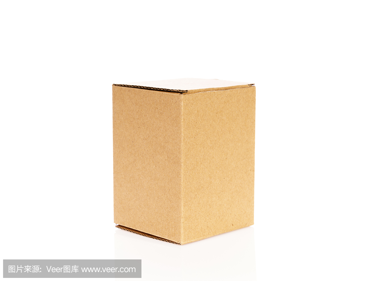紙板箱孤立在白色背景上