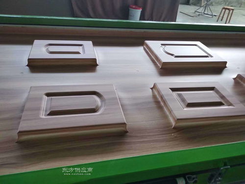 pvc覆膜機(jī)廠家 木門櫥柜門貼皮機(jī)吸塑